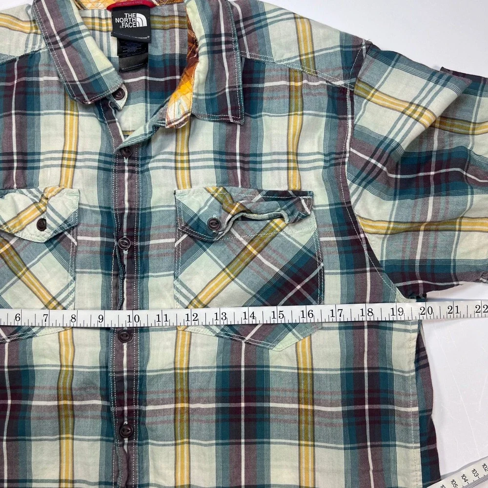 The North Face Plaid Button Down Shirt Mens Medium Short Sleeve TNF Hiking